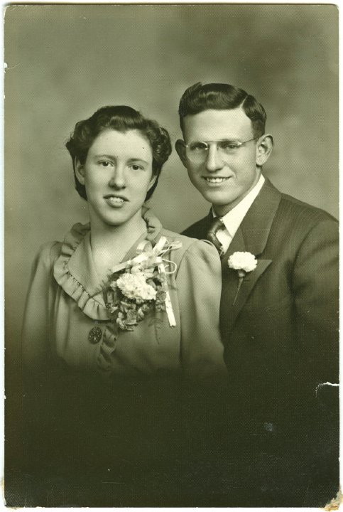 1316.jpg - Bill & Evelyn Nebel Roth, 1948c