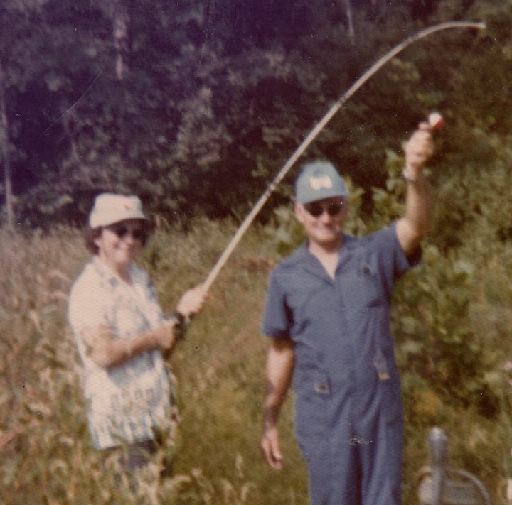 1842.jpg - Edna & Ray Roth Fishing.