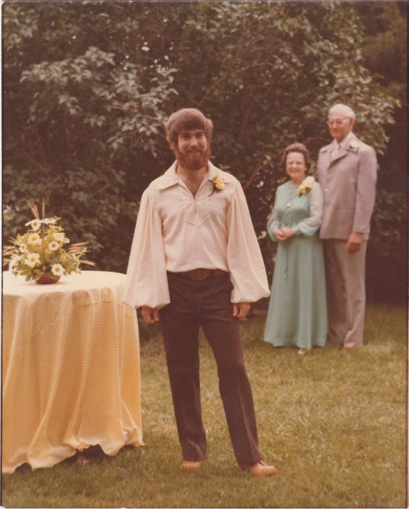 1951.jpg - Lynn, Edna, Ray Roth  1976 at Lynn's Wedding