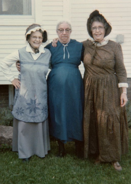 2016.jpg - Edna Roth, ???, Mary Kay Gerig