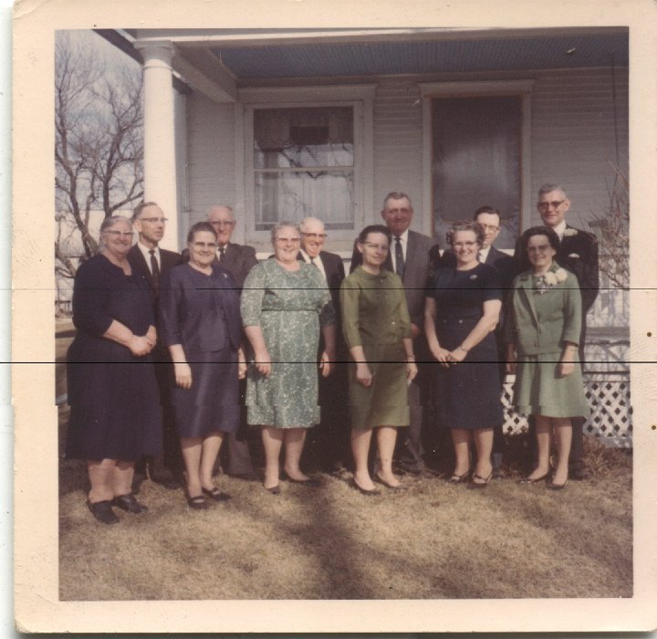 0677.jpg - Children of Joseph & Fannie Roth.  Left to right:  Mary & Earl Swartzendruber, Mayme & Levi Roth, Helen & Bill Beachy, Wilma & Orie Roth, Elsie & Ivan Yoder, Edna & Ray Roth.  1958c