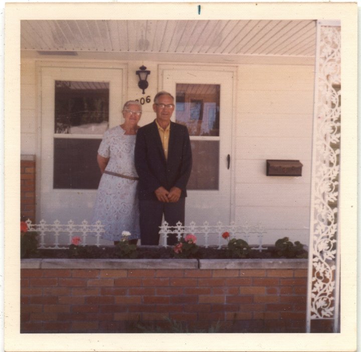 0682.jpg - Earl & Mary Swartzendruber 1965C