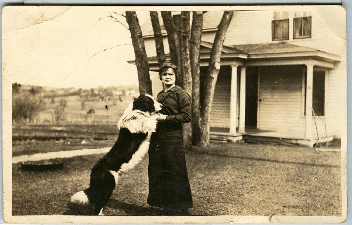 0881A.jpg - 'This is the front ??? and you can see part of the same scenery as on the other part east of our house.'  Aunt Christina  1905c