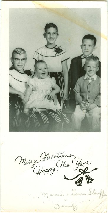 1322A.jpg - Morris & Grace Stauffer Family  1958c  Twila 9 yrs standing, Joy Marie 10 left, holding Wendy Kay 1 yr,??? boy standing, Nolan 3 yrs sitting.